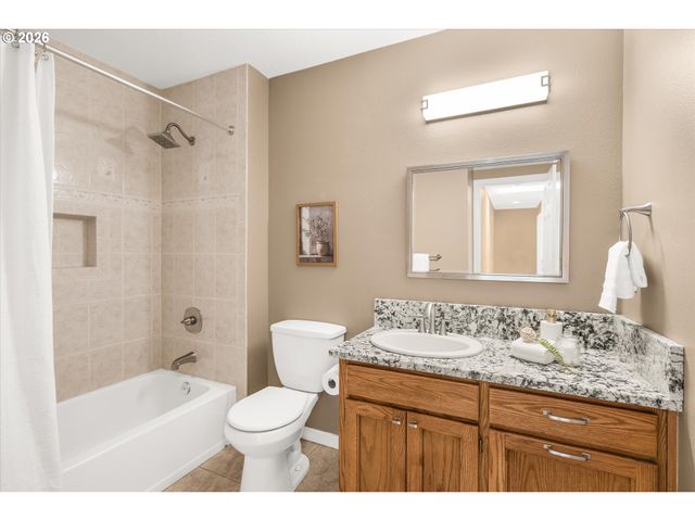 21220 SERANGO Dr, West Linn, OR 97068