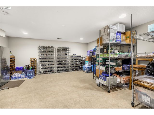 21220 SERANGO Dr, West Linn, OR 97068