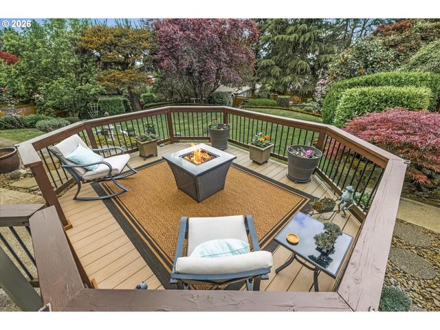 21220 SERANGO Dr, West Linn, OR 97068