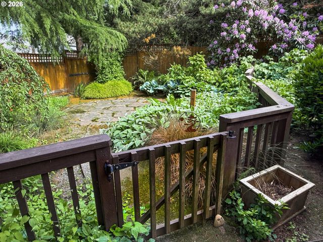 21220 SERANGO Dr, West Linn, OR 97068