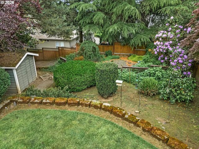 21220 SERANGO Dr, West Linn, OR 97068