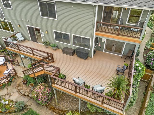 21220 SERANGO Dr, West Linn, OR 97068