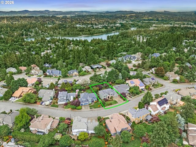 21220 SERANGO Dr, West Linn, OR 97068