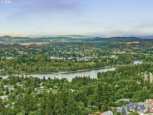 21220 SERANGO Dr, West Linn, OR 97068