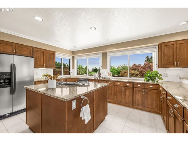 21220 SERANGO Dr, West Linn, OR 97068