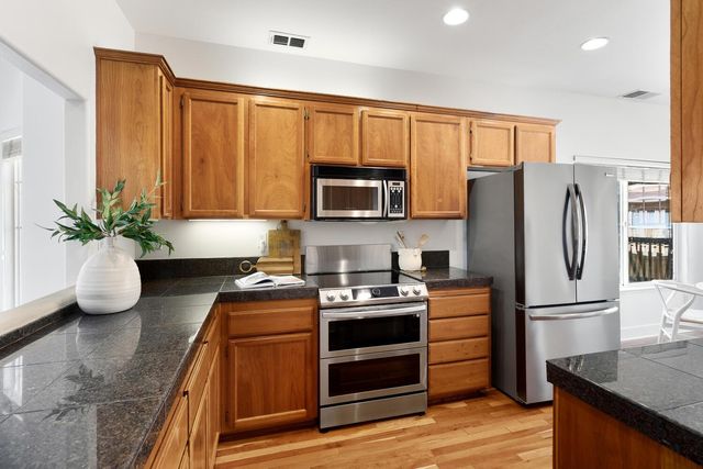 1237 Kondos Ave, Sacramento, CA 95814