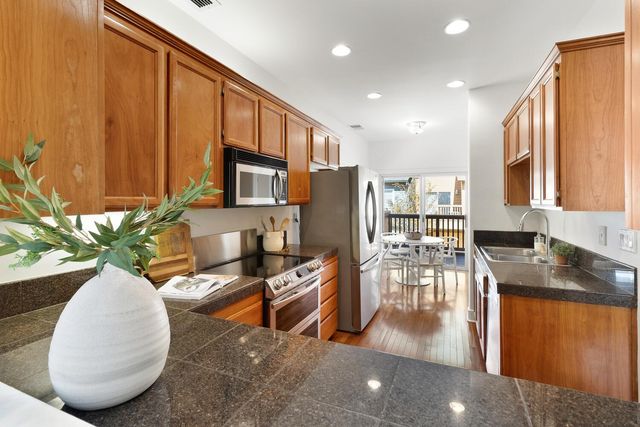 1237 Kondos Ave, Sacramento, CA 95814