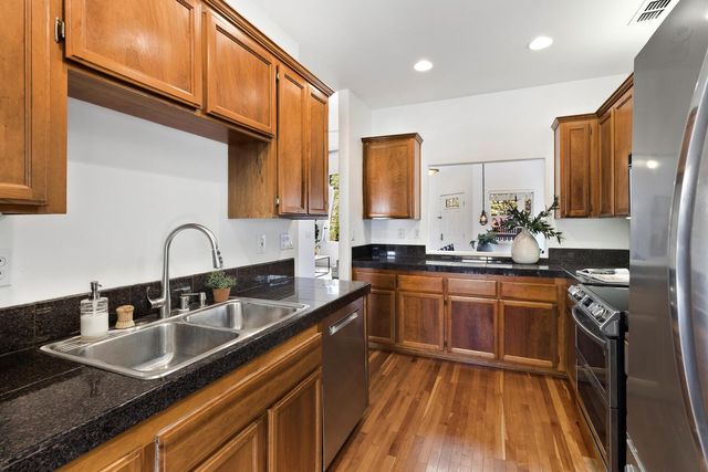 1237 Kondos Ave, Sacramento, CA 95814