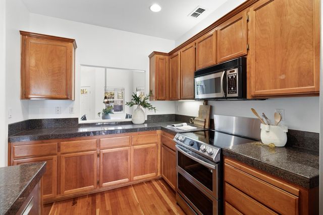 1237 Kondos Ave, Sacramento, CA 95814