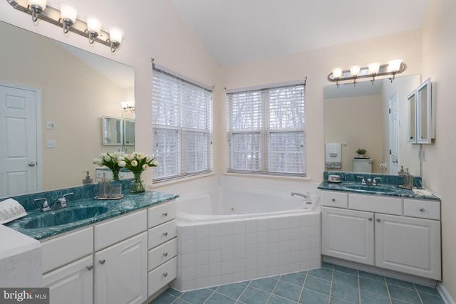 19 RIDER TER, Princeton, NJ 08540