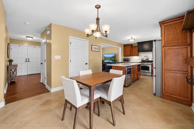 9424 Chestnut Lane, Munster, IN 46321