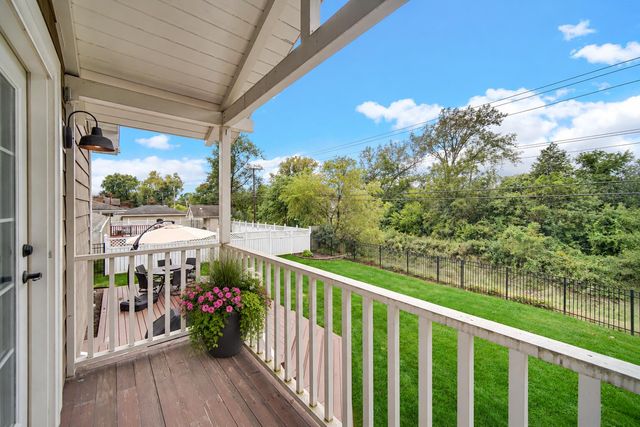 9424 Chestnut Lane, Munster, IN 46321