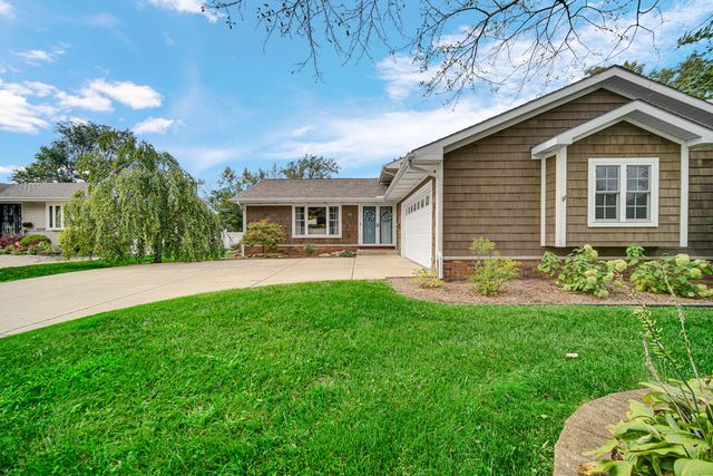 9424 Chestnut Lane, Munster, IN 46321
