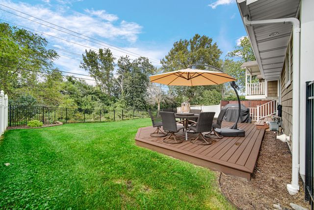 9424 Chestnut Lane, Munster, IN 46321