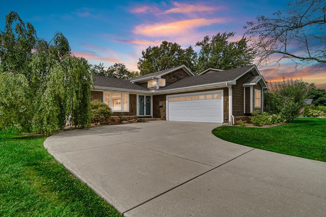 9424 Chestnut Lane, Munster, IN 46321