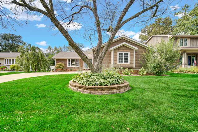 9424 Chestnut Lane, Munster, IN 46321