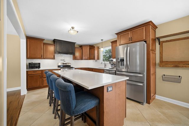 9424 Chestnut Lane, Munster, IN 46321