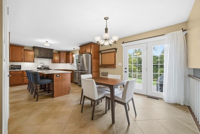 9424 Chestnut Lane, Munster, IN 46321