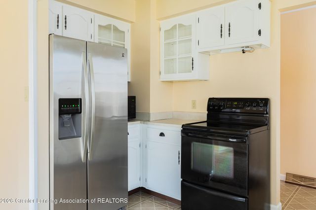 405 Gainsborough Drive, East Lansing, MI 48823