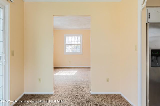 405 Gainsborough Drive, East Lansing, MI 48823