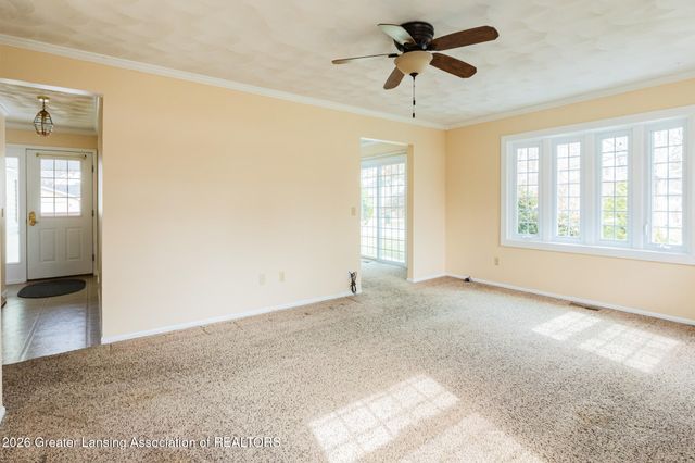 405 Gainsborough Drive, East Lansing, MI 48823