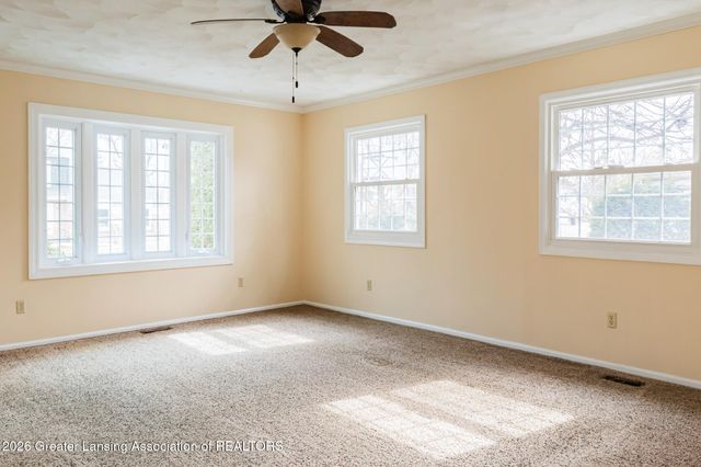 405 Gainsborough Drive, East Lansing, MI 48823