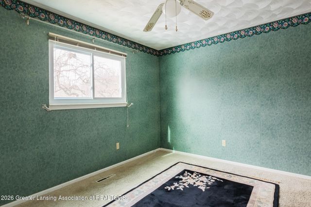 405 Gainsborough Drive, East Lansing, MI 48823