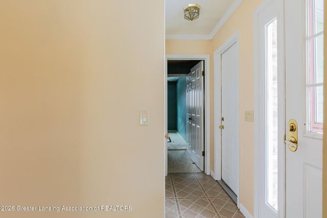 405 Gainsborough Drive, East Lansing, MI 48823