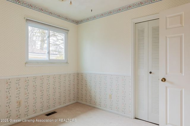 405 Gainsborough Drive, East Lansing, MI 48823