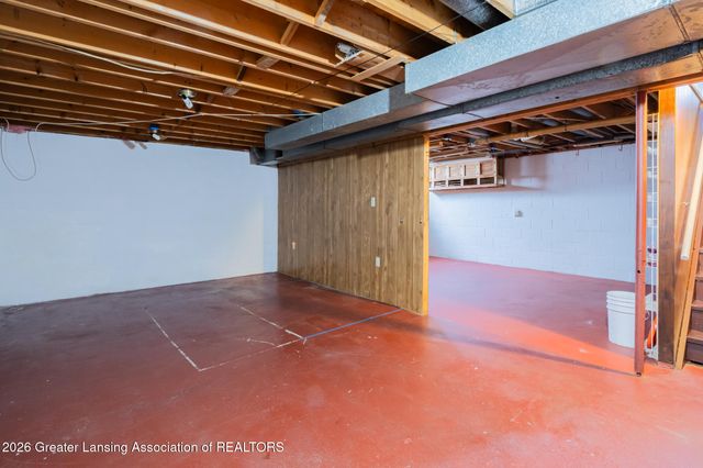 405 Gainsborough Drive, East Lansing, MI 48823