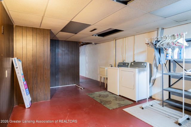 405 Gainsborough Drive, East Lansing, MI 48823