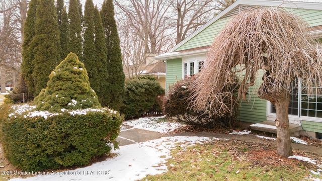 405 Gainsborough Drive, East Lansing, MI 48823