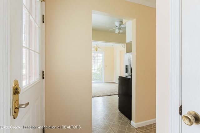 405 Gainsborough Drive, East Lansing, MI 48823