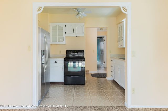 405 Gainsborough Drive, East Lansing, MI 48823