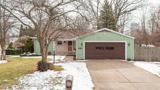 405 Gainsborough Drive, East Lansing, MI 48823