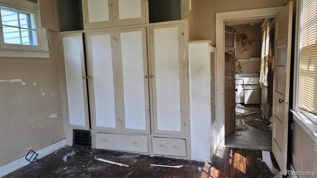 3011 Crane Street, Detroit, MI 48214