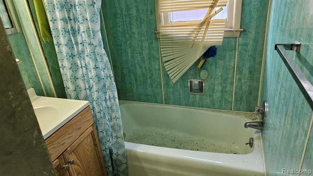 3011 Crane Street, Detroit, MI 48214