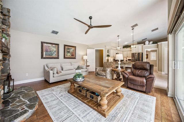 1056 NEW CASTLE LANE, Oviedo, FL 32765