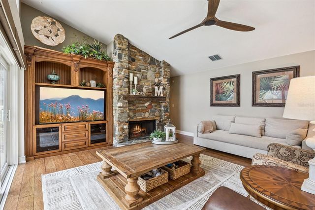 1056 NEW CASTLE LANE, Oviedo, FL 32765