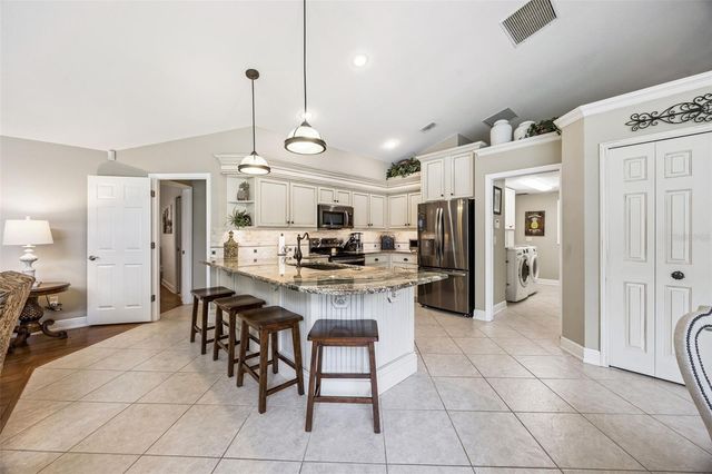1056 NEW CASTLE LANE, Oviedo, FL 32765