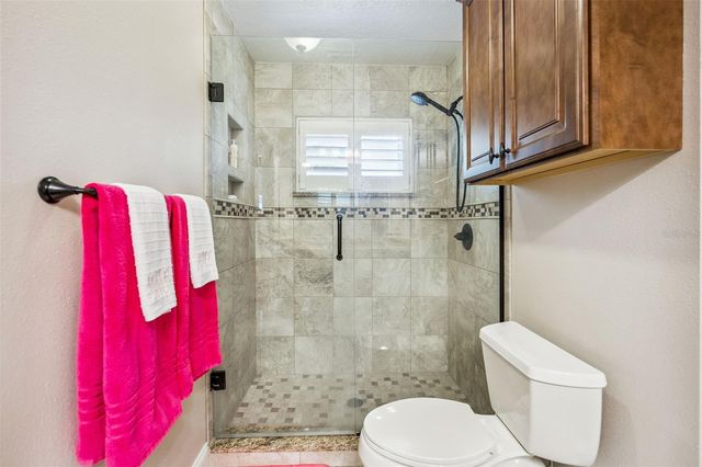1056 NEW CASTLE LANE, Oviedo, FL 32765