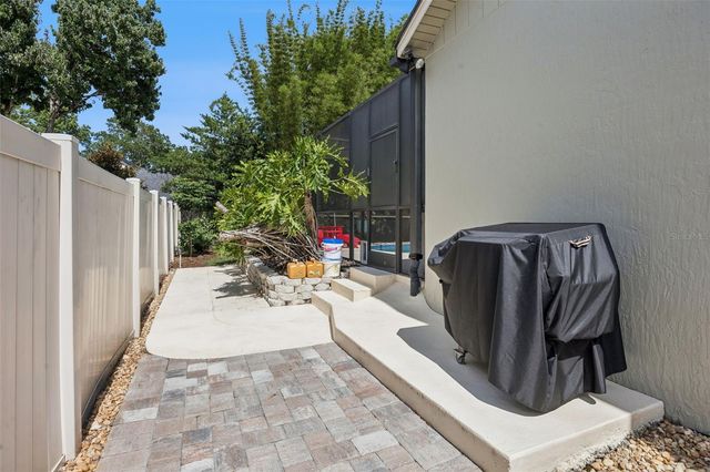 1056 NEW CASTLE LANE, Oviedo, FL 32765