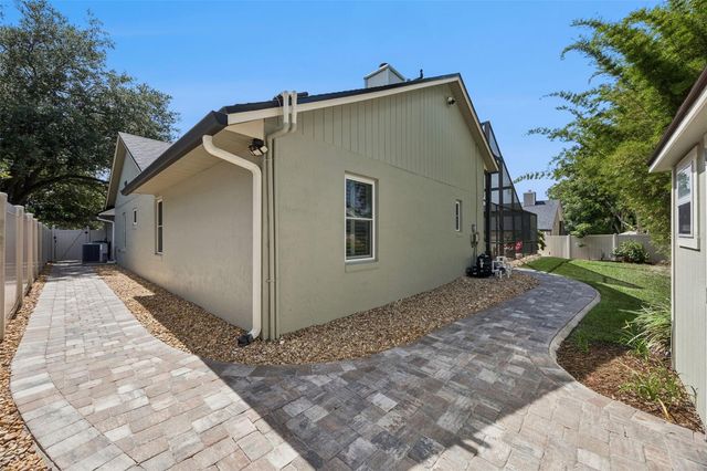 1056 NEW CASTLE LANE, Oviedo, FL 32765