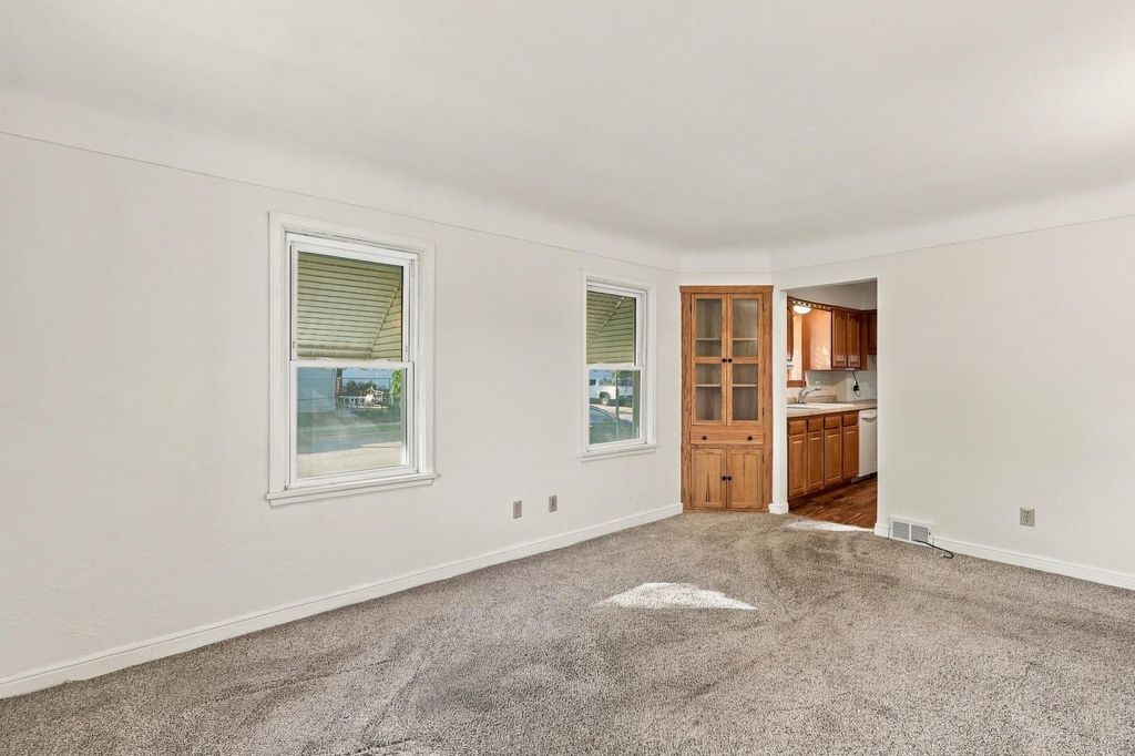 1049 Gorman Avenue, West Saint Paul, MN 55118 — exterior