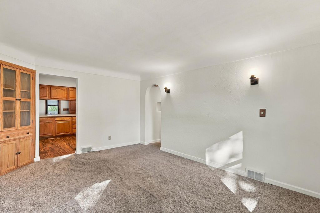 1049 Gorman Avenue, West Saint Paul, MN 55118 — photo 4