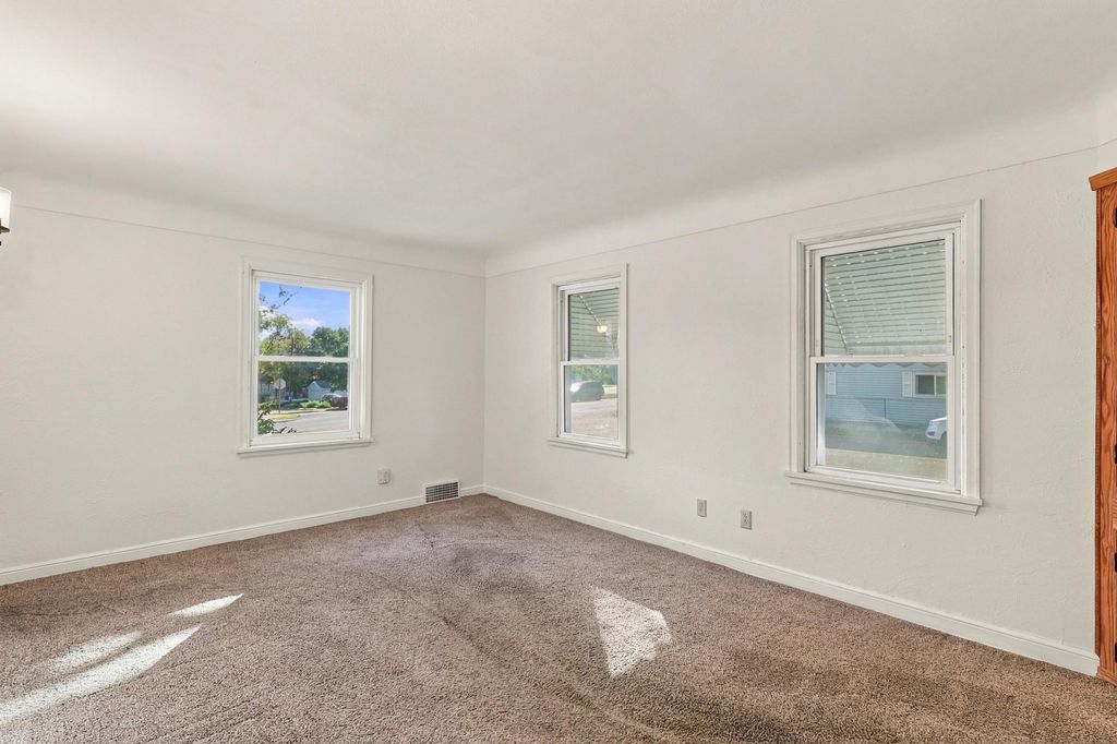 1049 Gorman Avenue, West Saint Paul, MN 55118 — photo 5