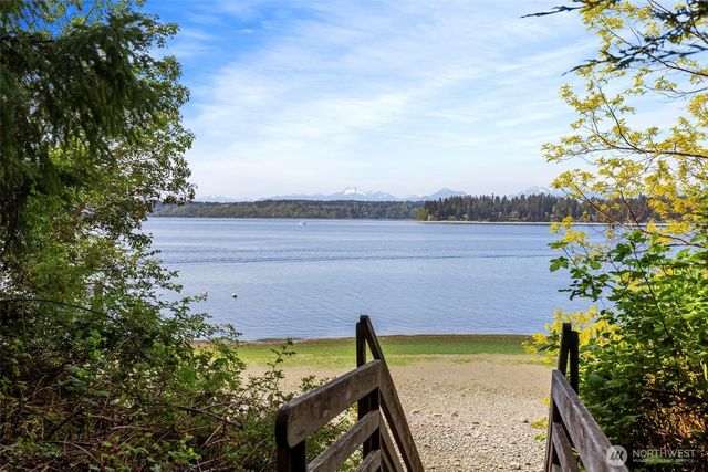 13982 13970 Manzanita Road NE, Bainbridge Island, WA 98376
