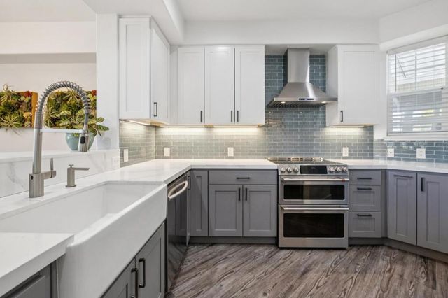 860 Meridian Bay Lane 342, Foster City, CA 94404