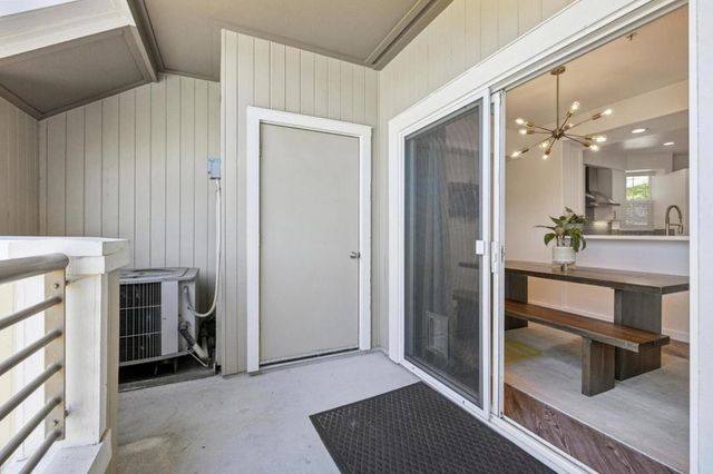 860 Meridian Bay Lane 342, Foster City, CA 94404