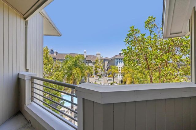 860 Meridian Bay Lane 342, Foster City, CA 94404